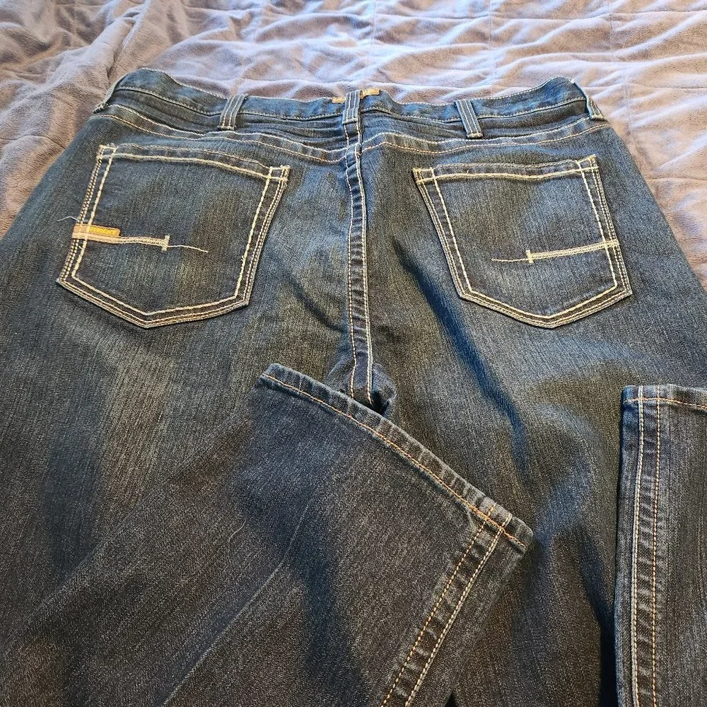 NWOT Ariat jeans - Picture 3 of 3